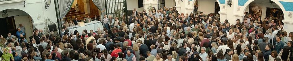 Patio de la Hermandad durante el sorteo del camino