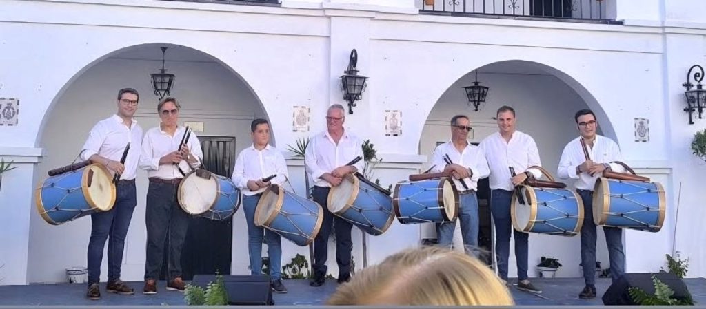 Grupo de tamborileros de la Hermandad